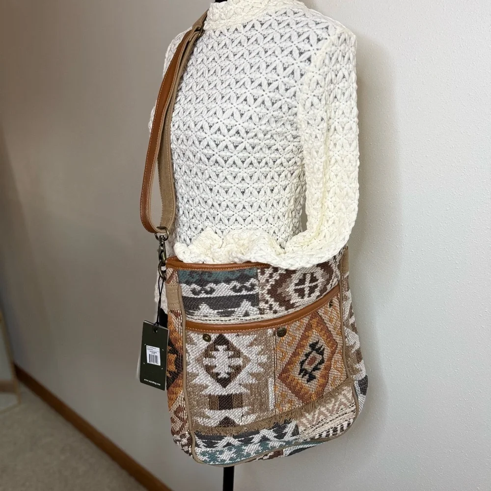 Myra Sonoran Sands Western Crossbody Bag Aztec Canvas NWT - Picture 3 of 11